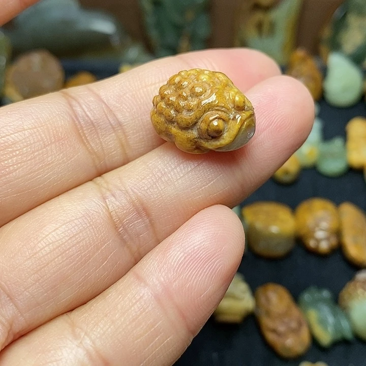 岫岩河磨玉（透闪石质玉）未镶嵌颈饰