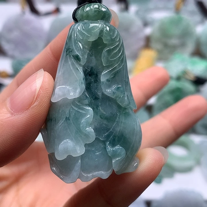 翡翠未镶嵌颈饰百财两面工艺福利卡厚16+