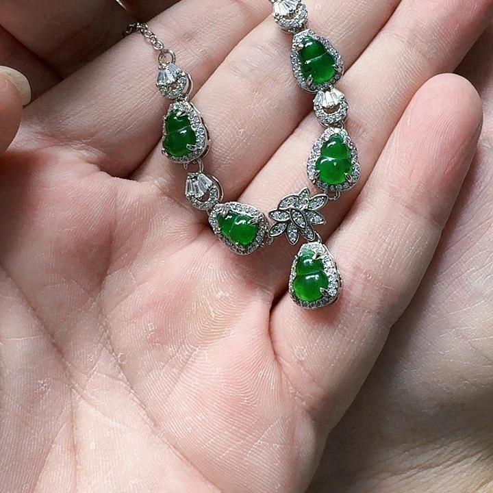 翡翠颈饰未镶嵌天然A货翡翠放漏