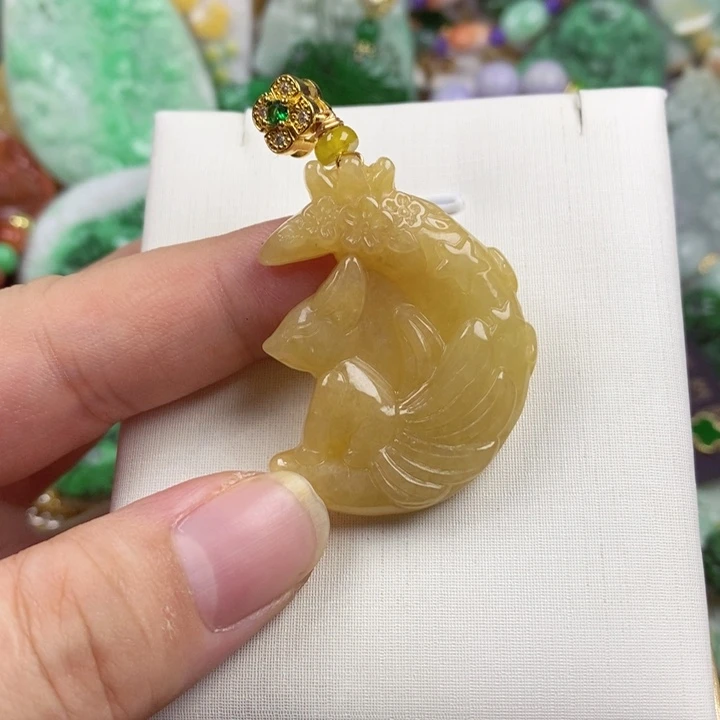 翡翠未镶嵌吊坠(赠链)