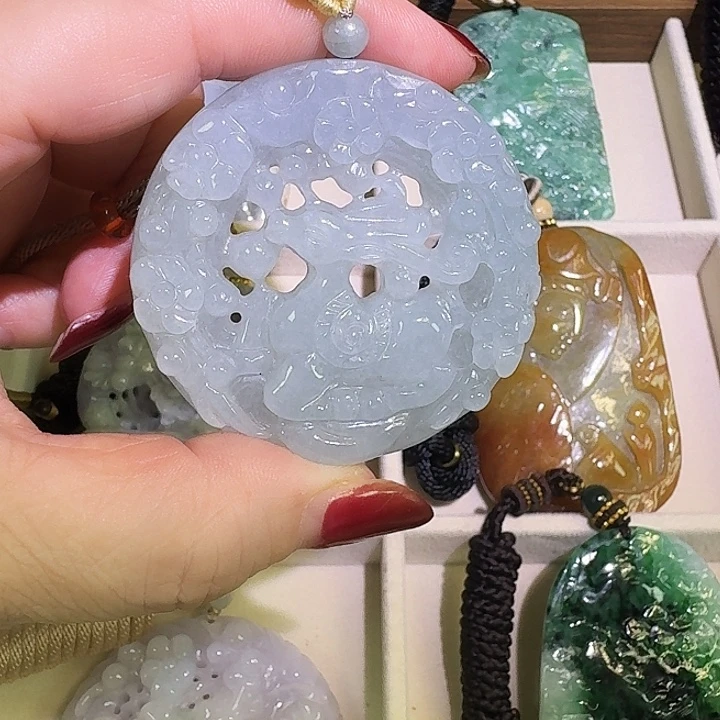 颈饰未镶嵌翡翠A货