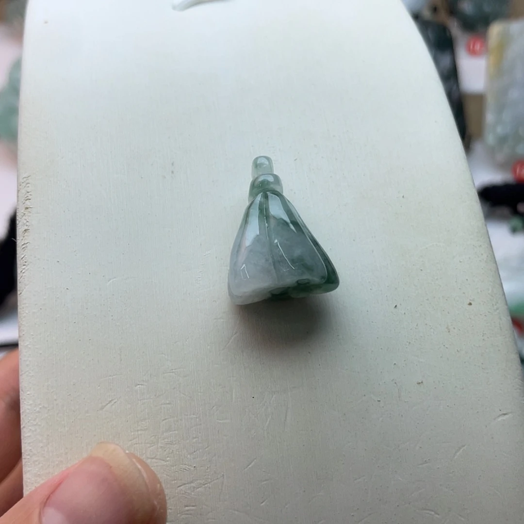 【闪购商品】翡翠未镶嵌颈饰莲蓬