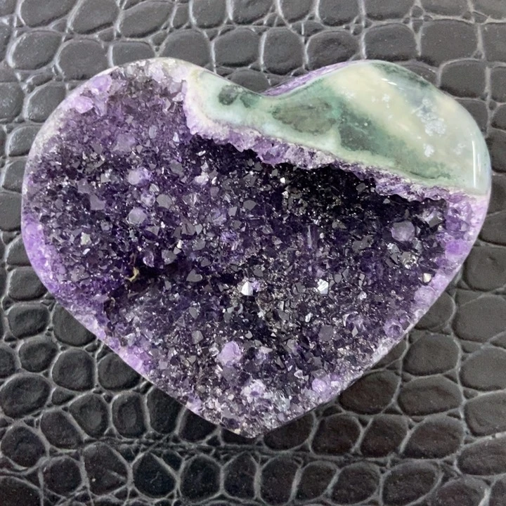 水晶爱心摆件未镶嵌