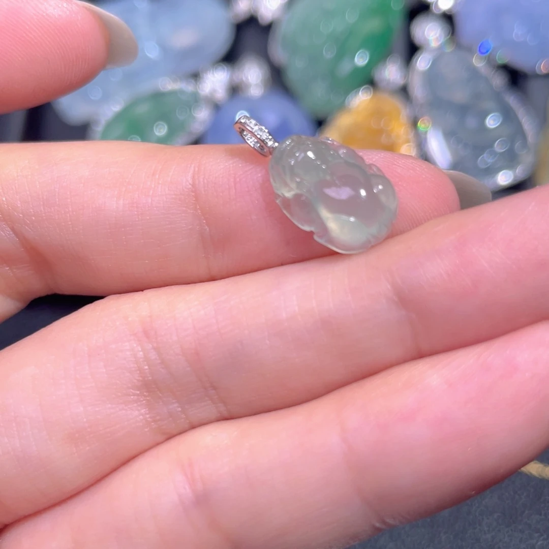 颈饰18K金镶嵌翡翠翡翠