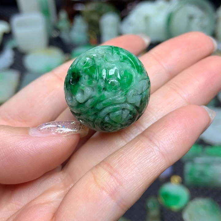 翡翠未镶嵌挂件清