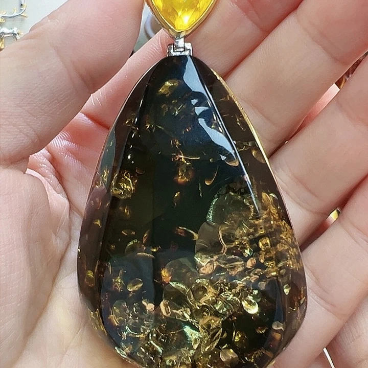 琥珀未镶嵌珠宝奇石