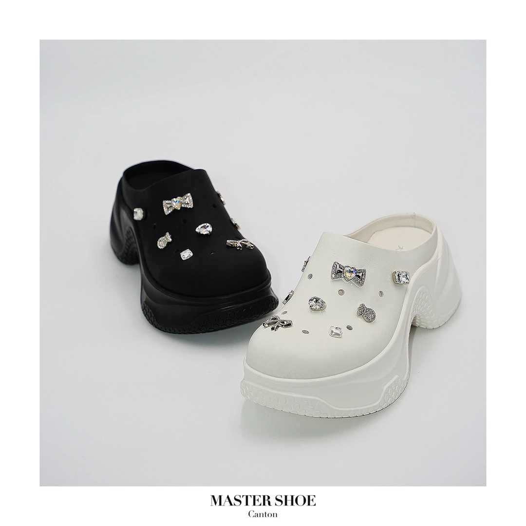 大鞋师《7CM》2025n年新款春夏真皮包头鞋舒适女厚底洞洞鞋DXS2583