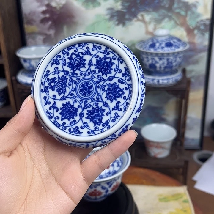 陶杯子青花缠枝莲盖置