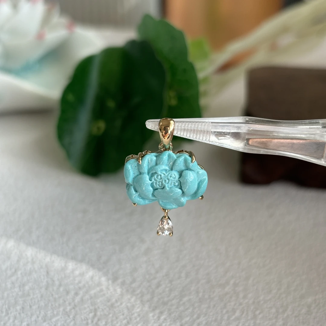1500天然绿松石莲花吊坠，主石15.5✖️11.2，重1.85克左右
