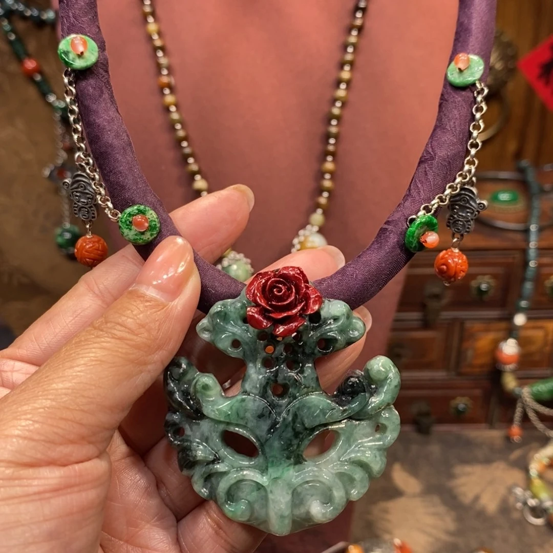 翡翠吊坠(赠链)未镶嵌