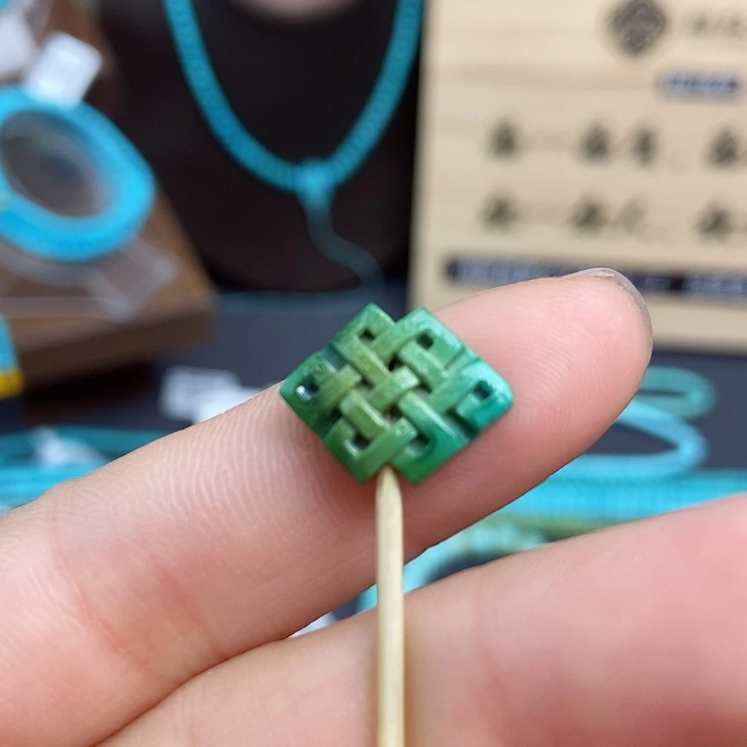 绿松石配饰未镶嵌