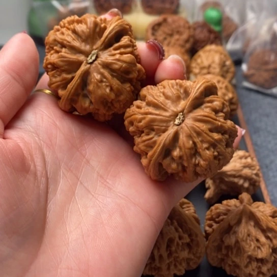 文玩核桃吊坠全品46粗筋精配