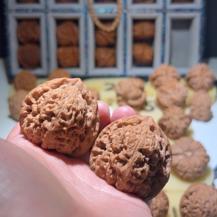 吊坠文玩核桃三角南疆44