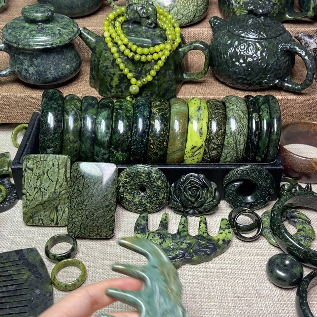 蛇纹石玉颈饰未镶嵌s****n