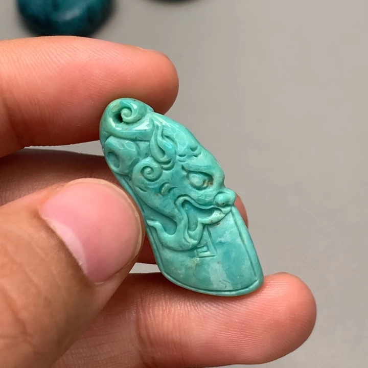 未镶嵌绿松石颈饰
