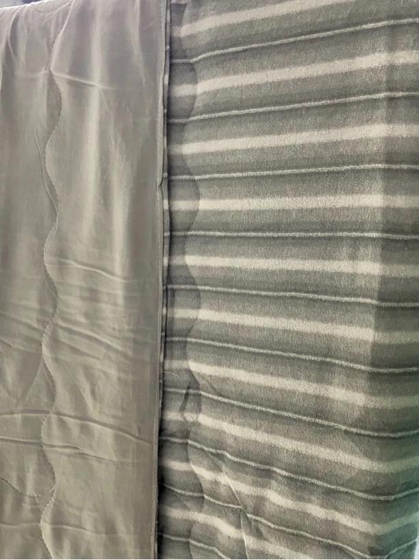 1.4*1.9灰色条纹双被头凉感被子