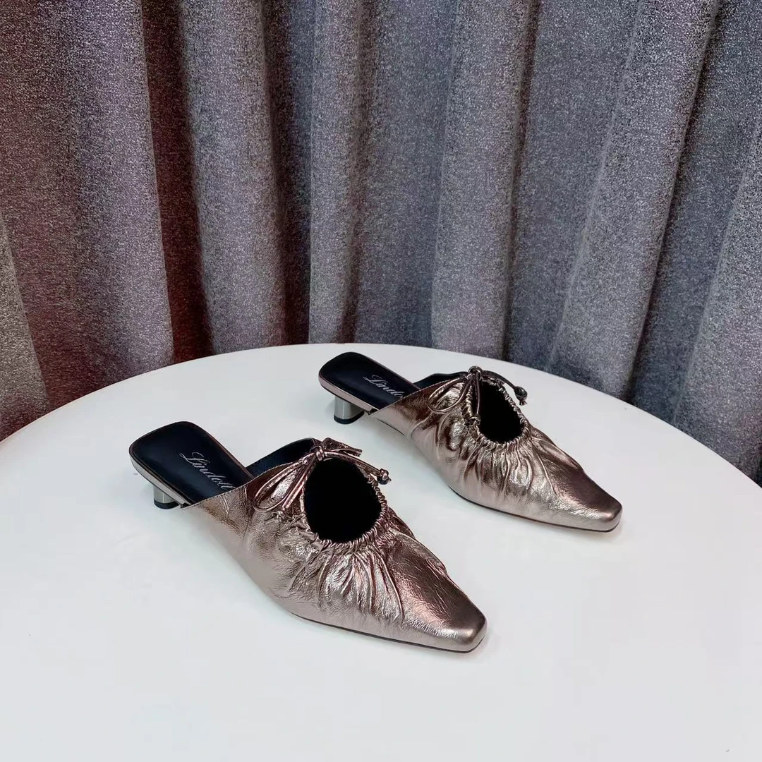 C4390 枪色  夏季时尚低跟包头真皮时装拖鞋