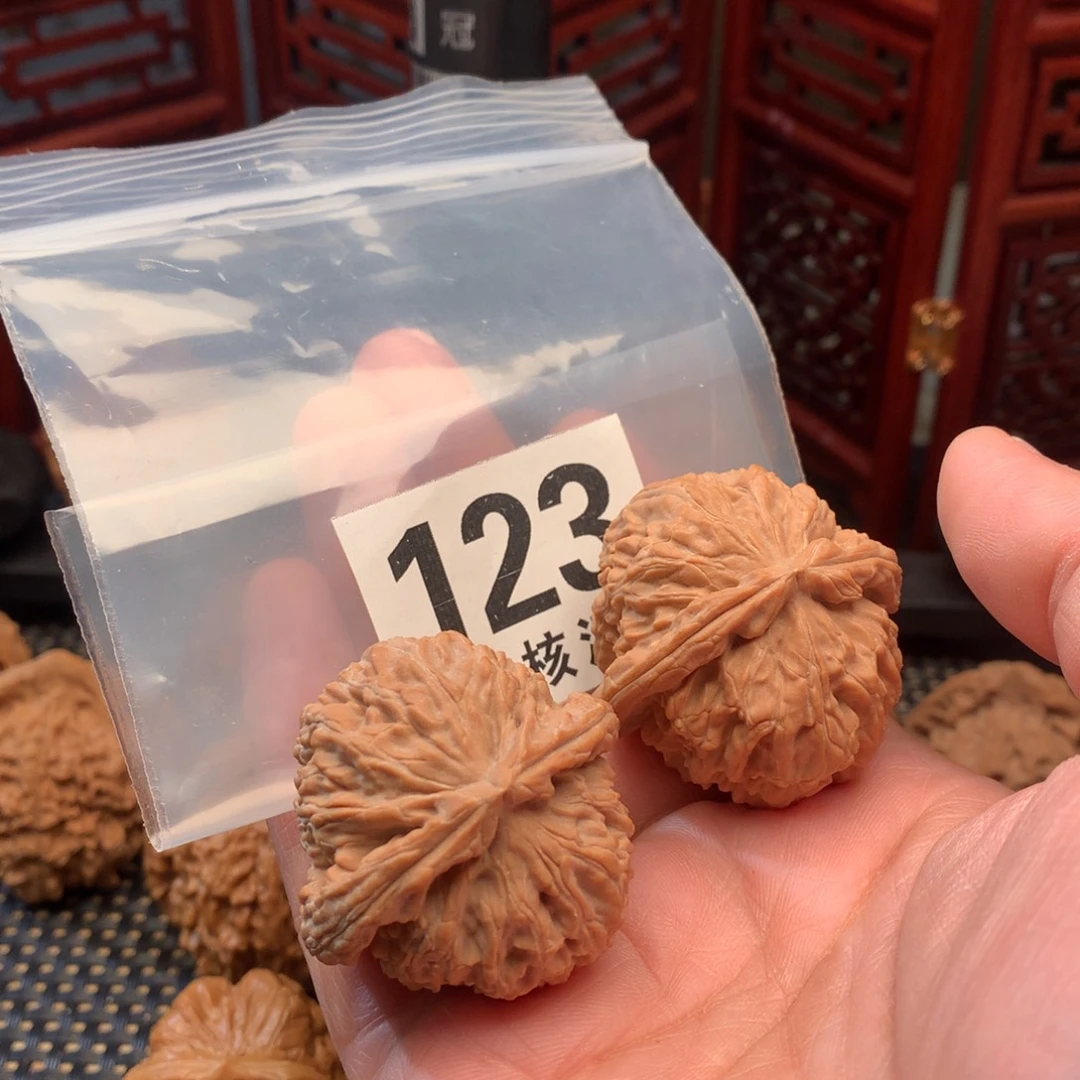 文玩核桃把件白狮子38