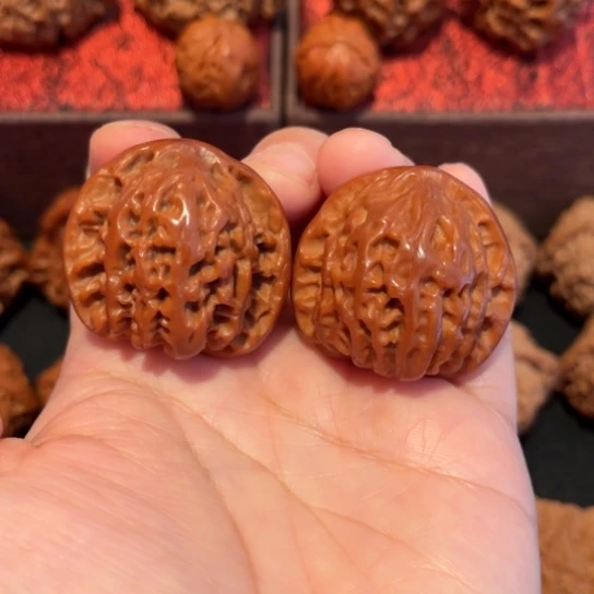 文玩核桃吊坠小秦闷