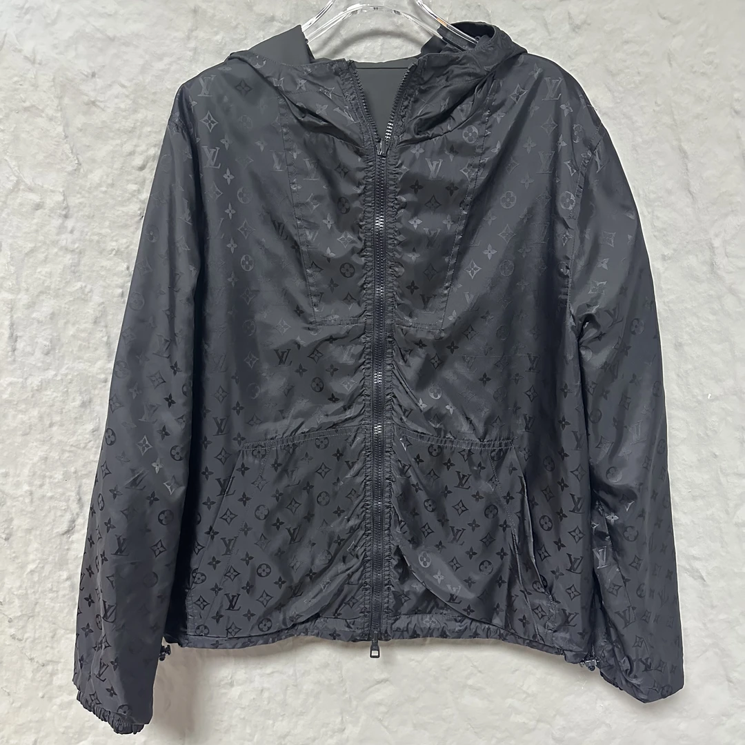 99新 LouisVuitton/路易威登 满印双面穿冲锋衣 99新/48码 MD1102