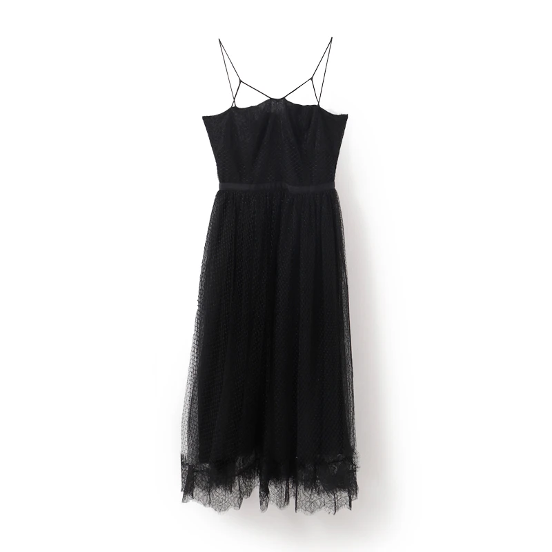 于momo【黑天鹅私服裙】夏季女气质感蕾丝吊带裙 ML222157