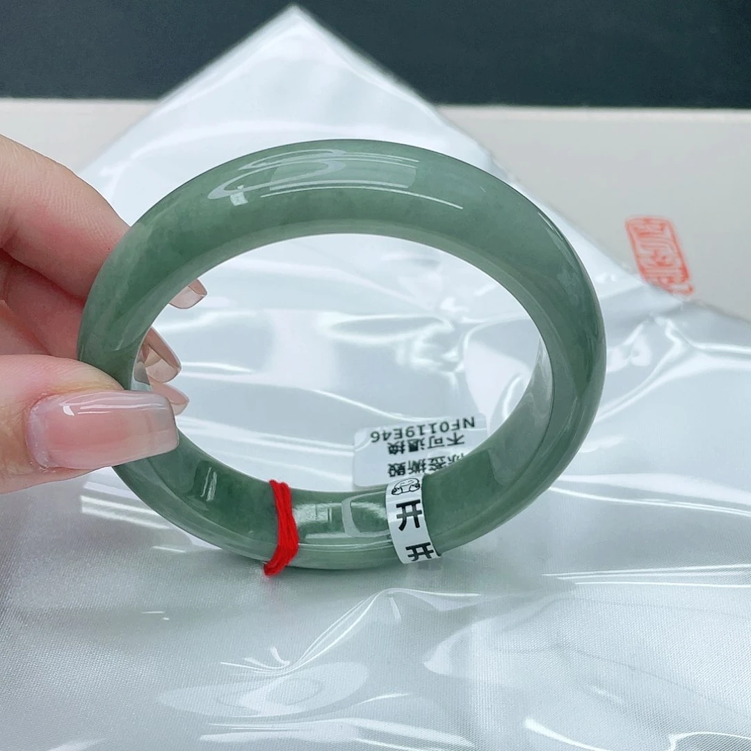 翡翠手镯未镶嵌正60