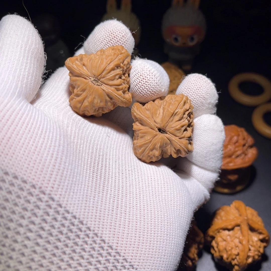 把件文玩核桃35mm原树白蛇谷