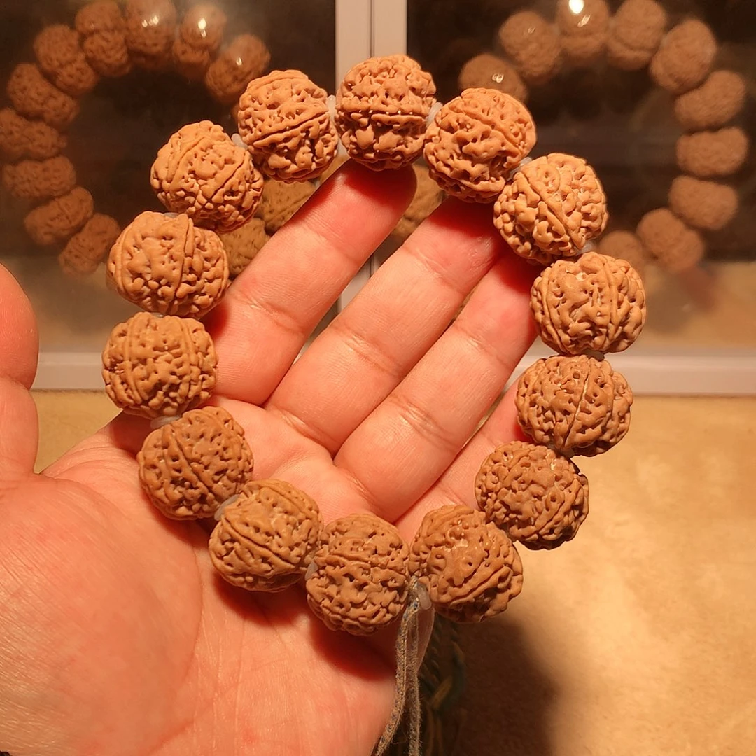 金刚菩提吊坠憑17。