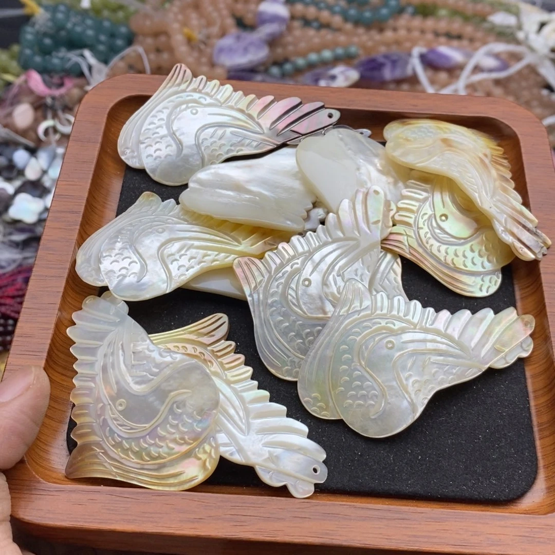 未镶嵌玛瑙/玉髓珠宝半成品一个天然海贝壳鸟