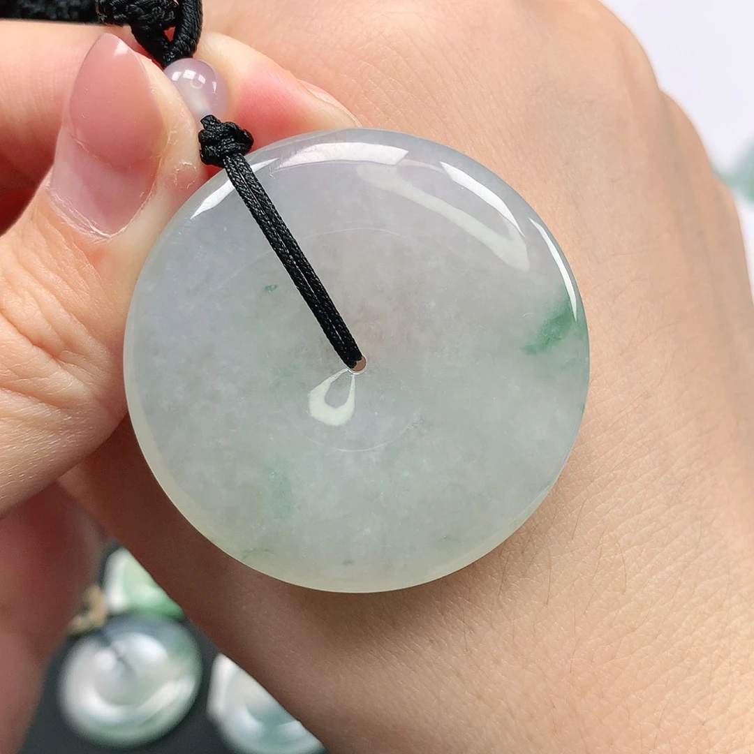 翡翠颈饰未镶嵌平安