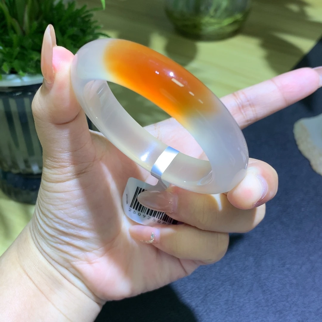玛瑙/玉髓未镶嵌手镯一口糖宽13