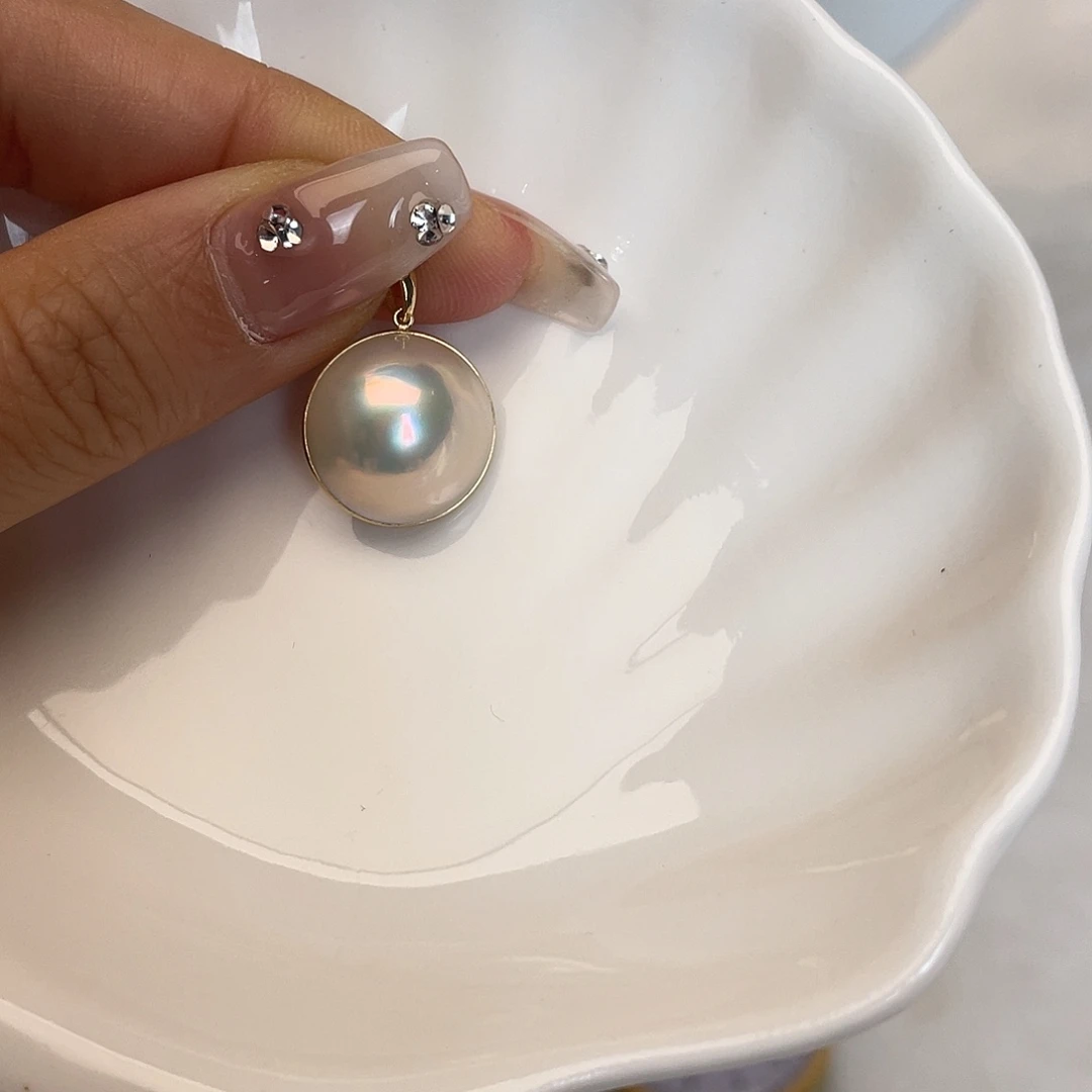 吊坠(不含链)拼合珍珠（马贝珠）18K金镶嵌