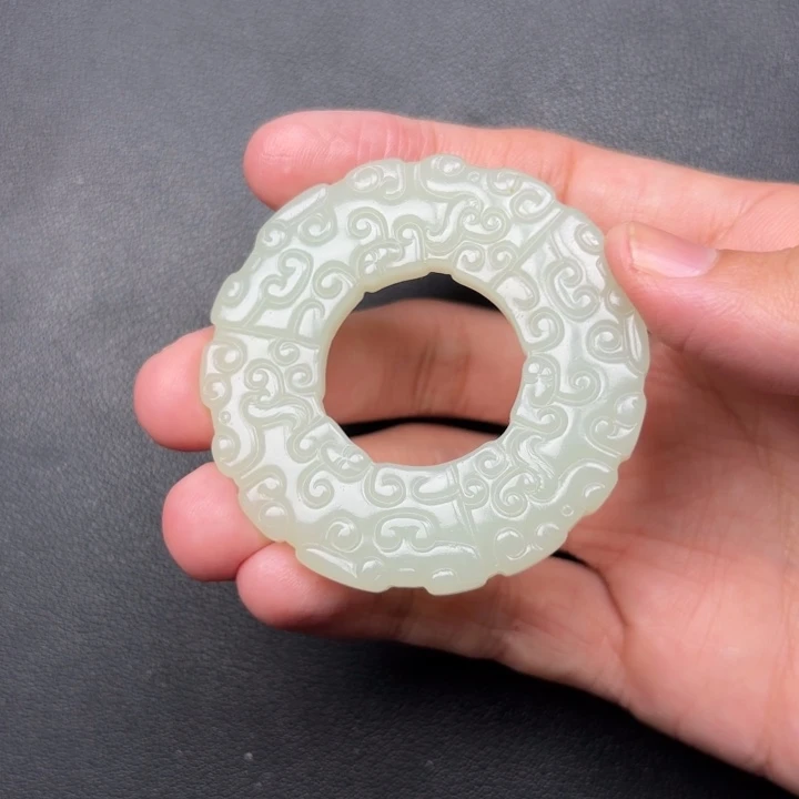 连***8和田玉未镶嵌颈饰