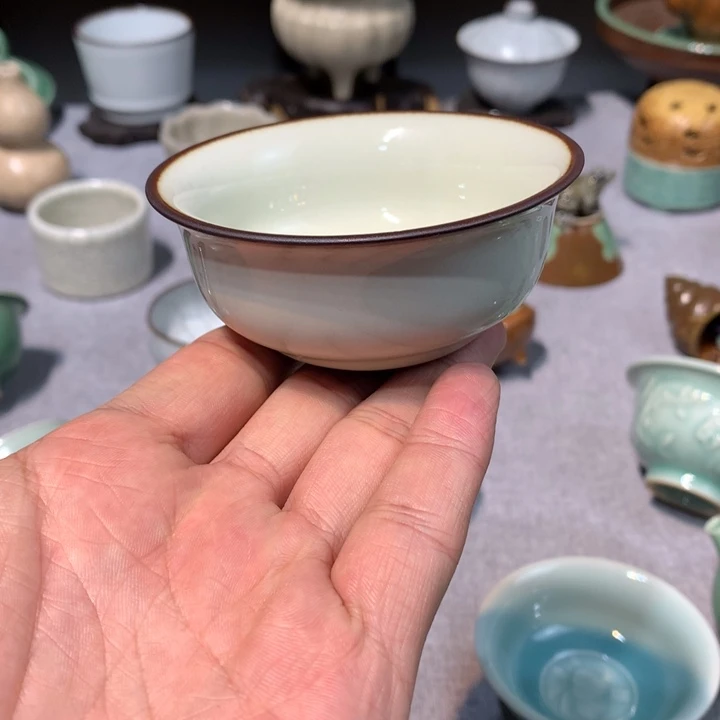 龙泉青瓷铁胎茶碗