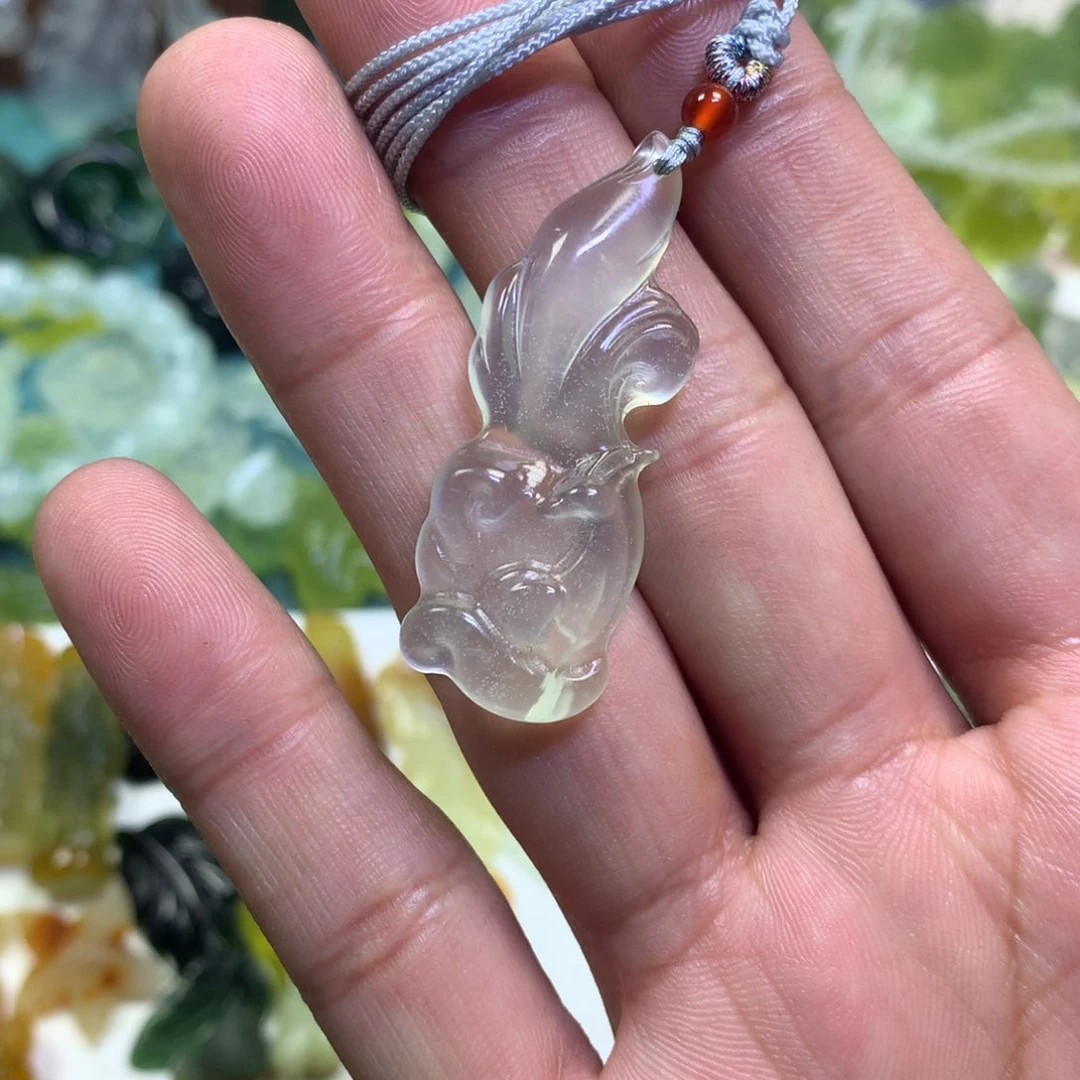 岫玉颈饰未镶嵌九尾狐
