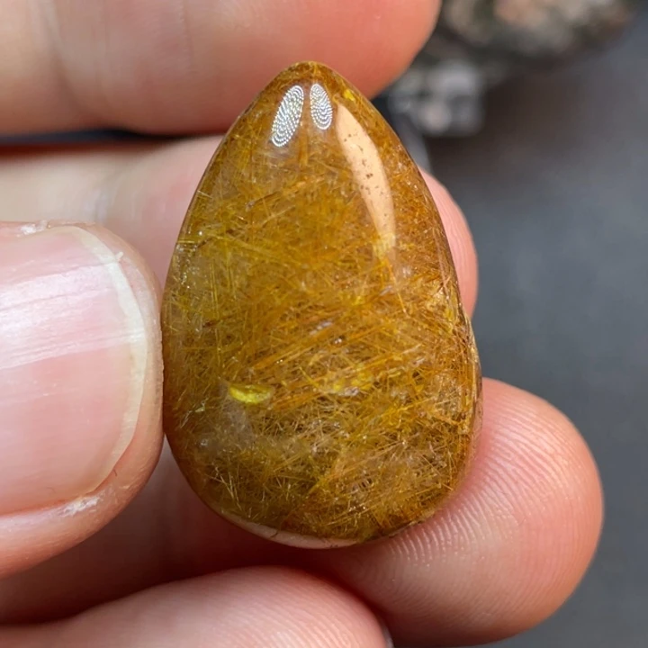 水晶颈饰未镶嵌哈****?