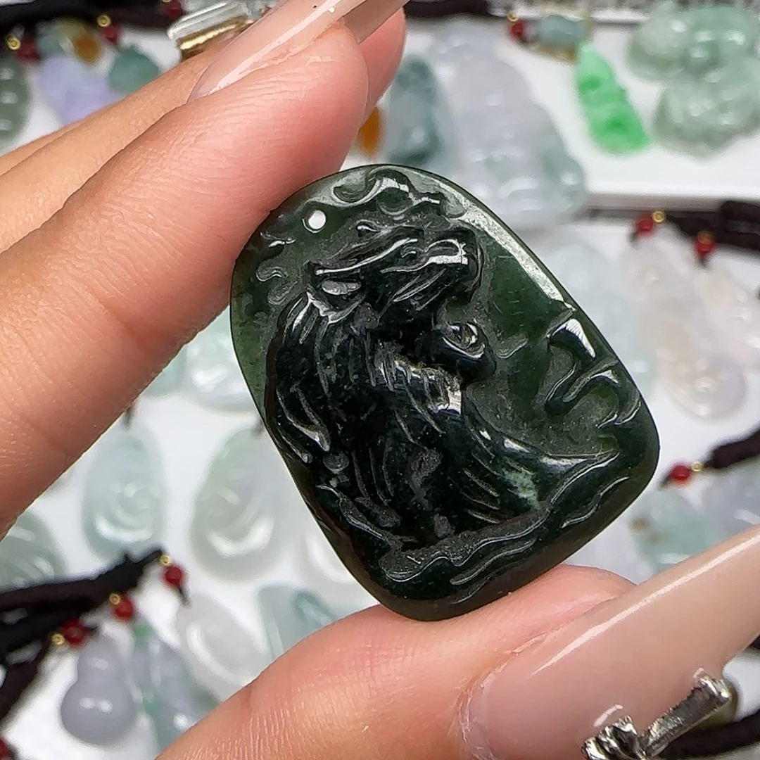 翡翠未镶嵌颈饰67