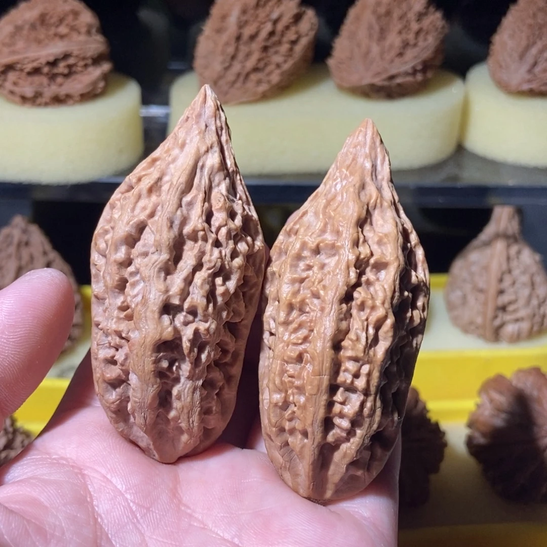 王***鹏文玩核桃把件柳叶