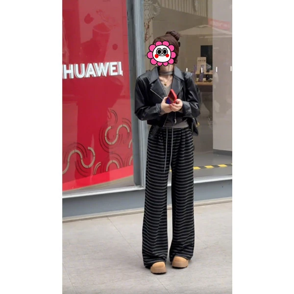 春季新款挂脖V领长袖百搭显瘦设计感T恤+显瘦百搭休闲条纹阔腿裤