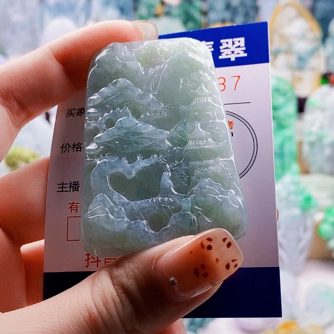 吊坠(不含链)未镶嵌翡翠