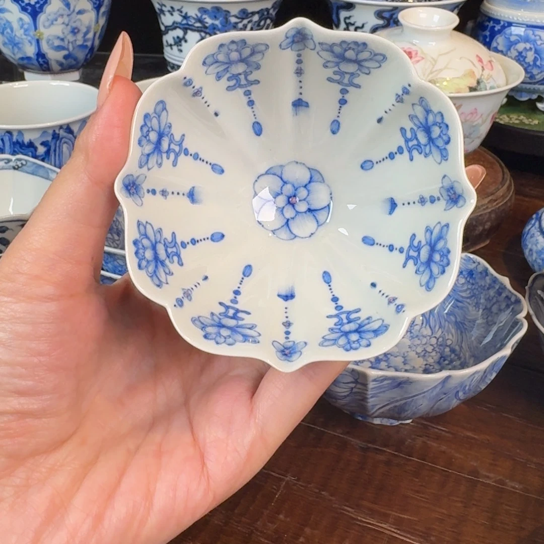 青樵轩璎珞纹花口杯