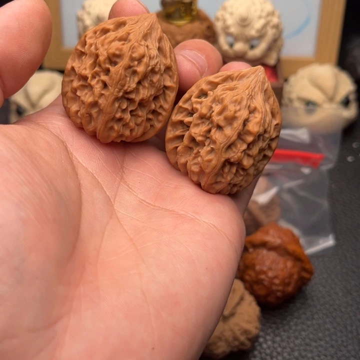 文玩核桃吊坠38全品鸡心