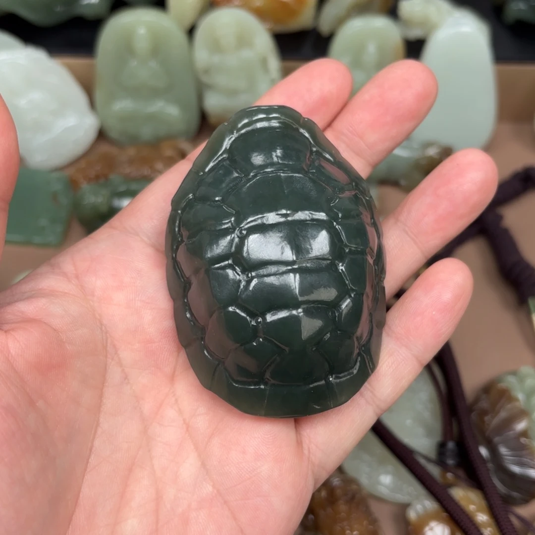 和田玉颈饰未镶嵌苹*?