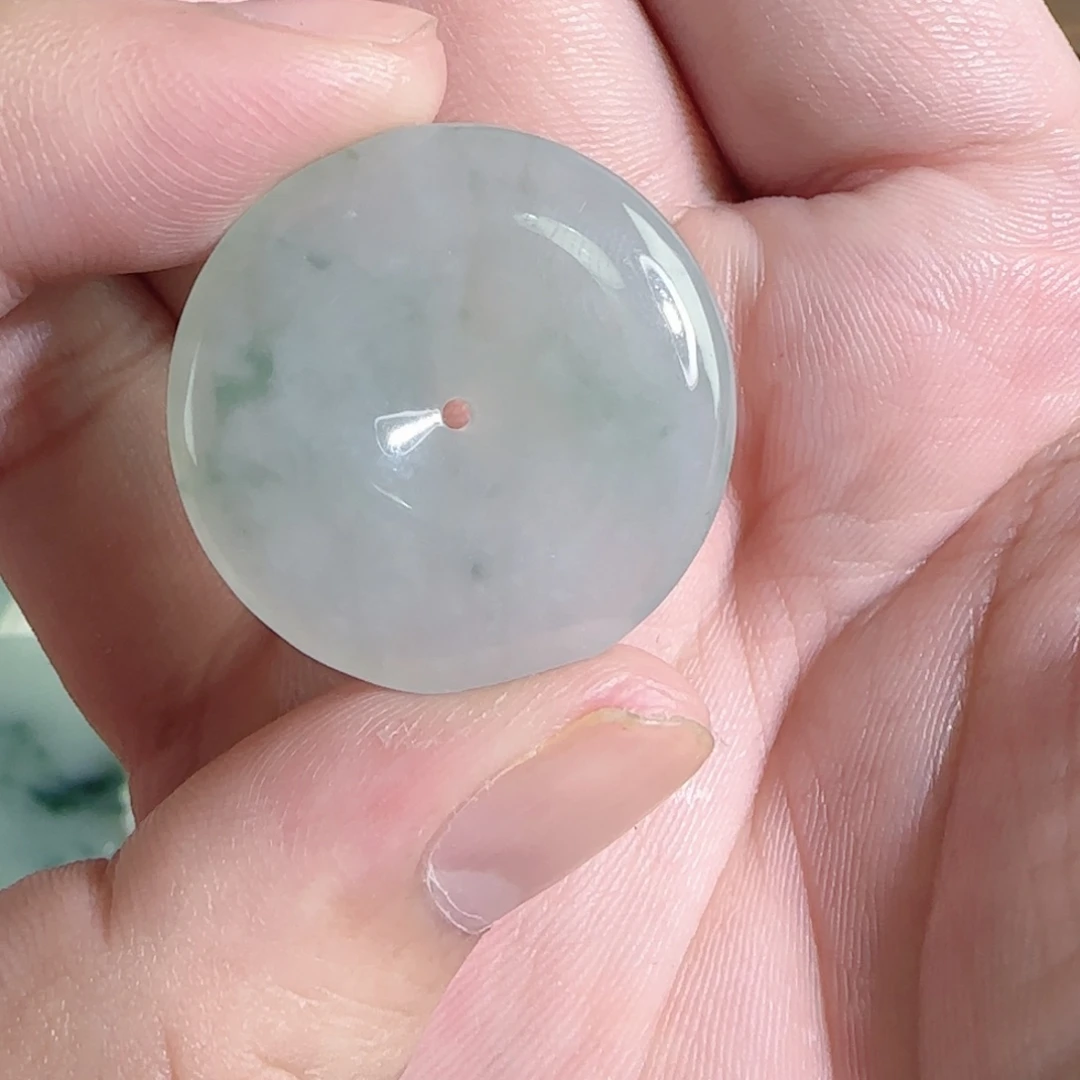 翡翠未镶嵌颈饰平安扣