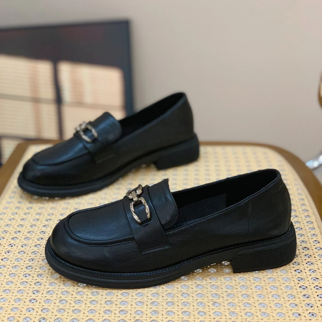 平底乐福鞋软底舒适显脚小英伦风小皮鞋2025秋季一脚蹬通勤JK单鞋