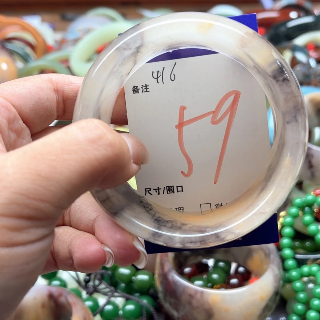 石英质玉手镯未镶嵌