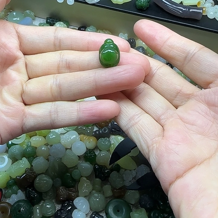 未镶嵌和田玉挂件