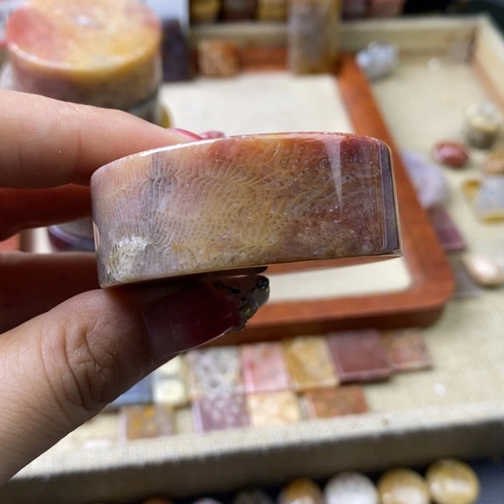 石英岩玉合金颈饰