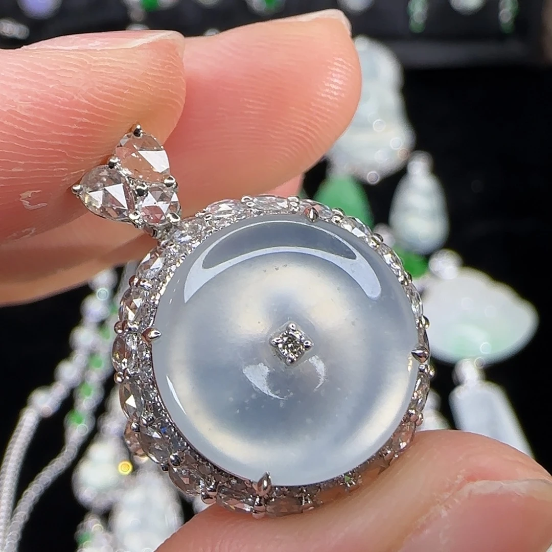 翡翠18K金镶嵌颈饰天然翡翠