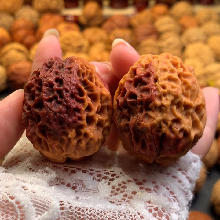 文玩核桃吊坠25………..